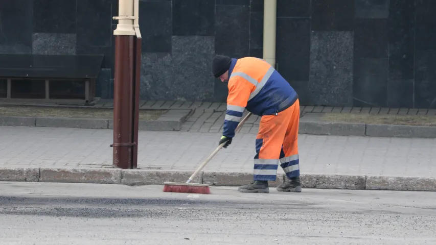 У Баранавічах рыхтуюцца да прыезду Лукашэнкі: ферму замаскіравалі зялёнай сеткай