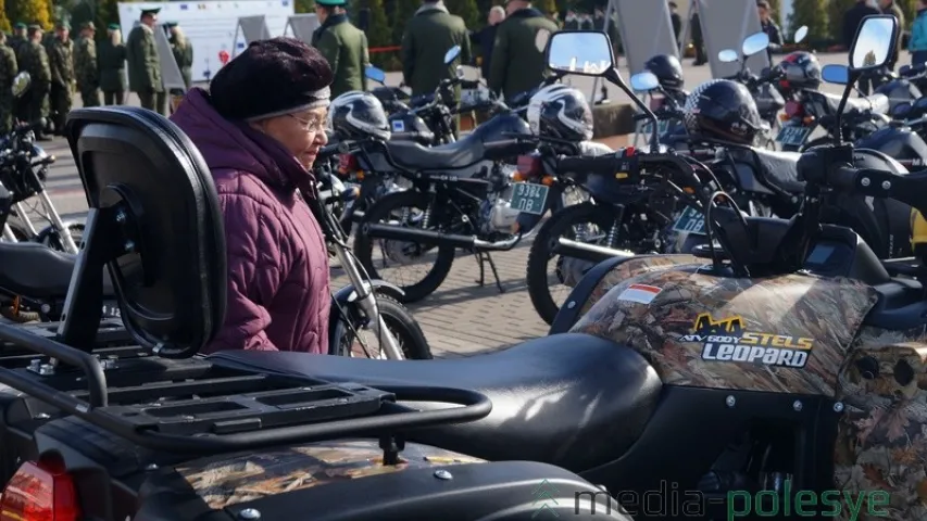 Еўрасаюз перадаў Беларусі тэхніку і абсталяванне для аховы мяжы з Украінай. Фота