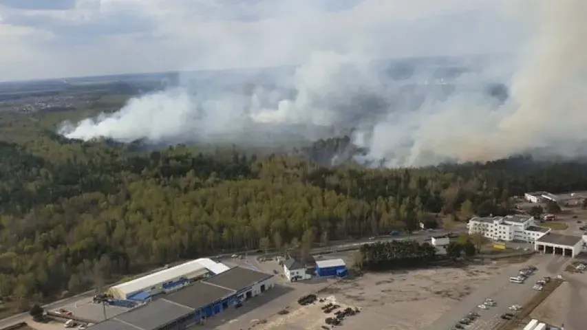 Каля Брэста ліквідавалі вялікі пажар, які набліжаўся да газавай запраўкі