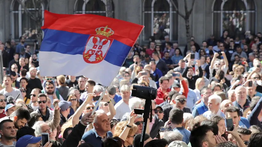 В Белграде уличные протесты, люди требуют отставки президента Вучича