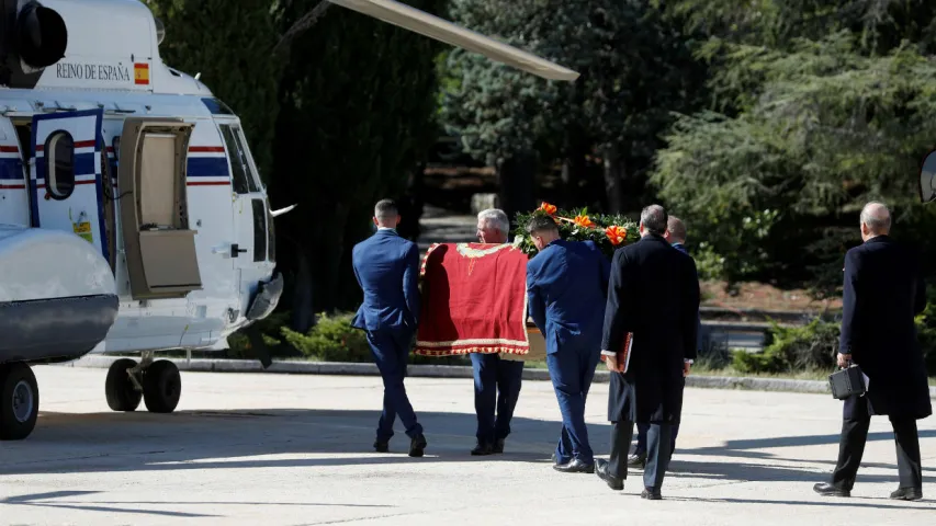 Парэшткі былога іспанскага дыктатара Франка вывезлі з маўзалею