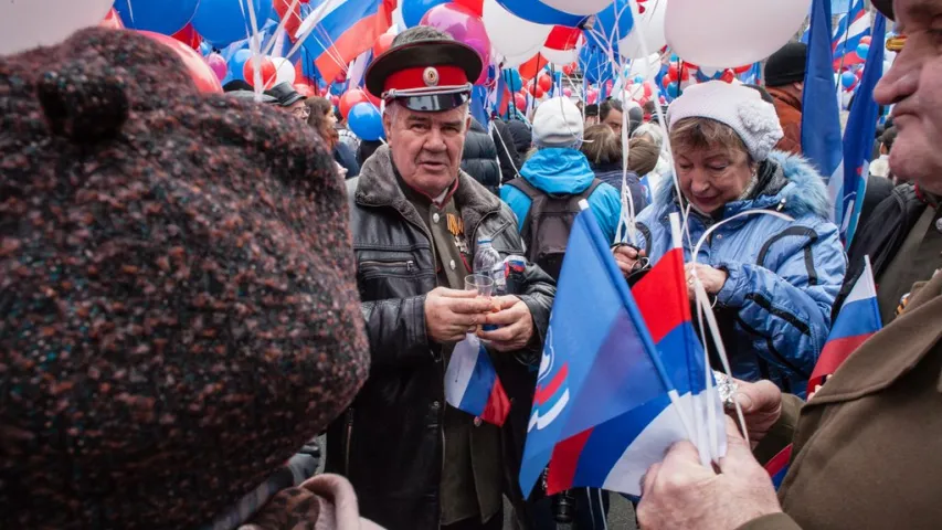 "Даёшь зачистку пятой колонны!" ― в Москве проходит массовое шествие (фото)