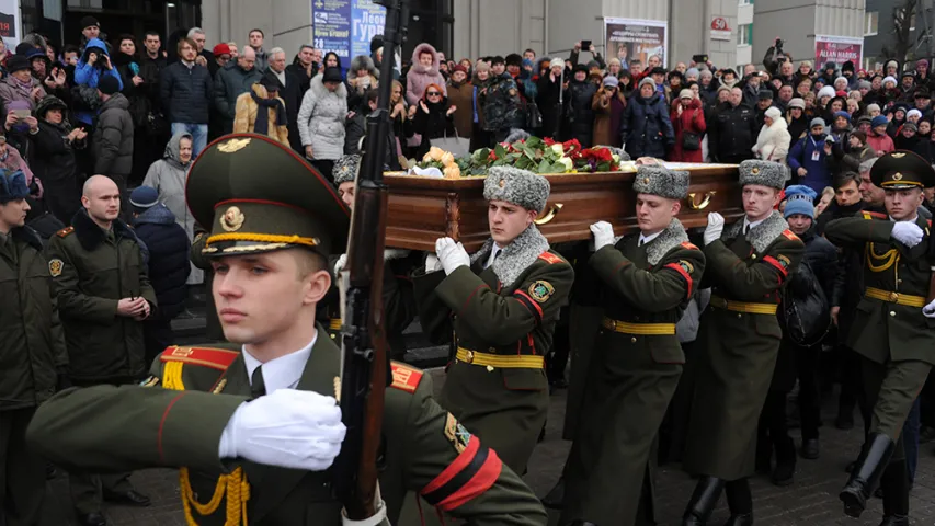 Як у Мінску развітваліся з Аляксандрам Ціхановічам. Фотарэпартаж