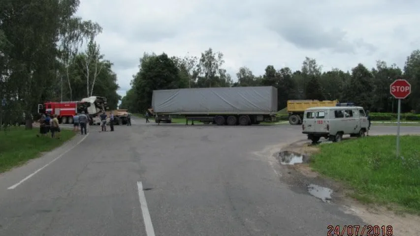 Кіроўца грузавіка затармазіў, каб не збіць раварыста, і загінуў сам