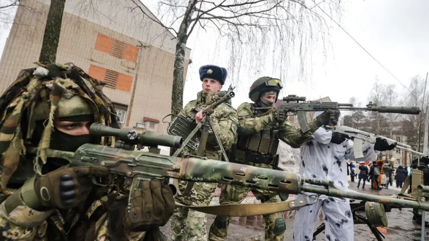 Як у Мінску спецназ праводзіў зіму 