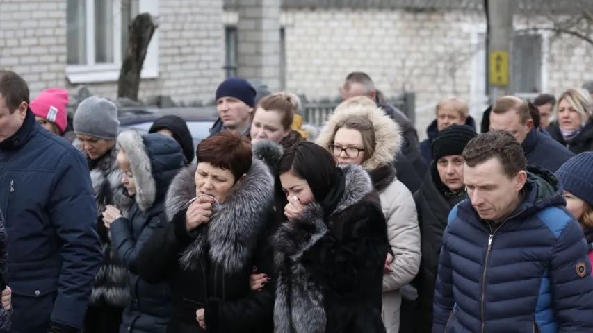 У Стоўбцах развіталіся з ахвярамі нападу ў школе