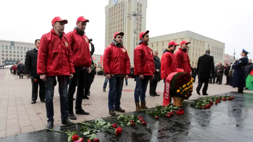 Фотафакт: партрэты Сталіна ў цэнтры Мінска