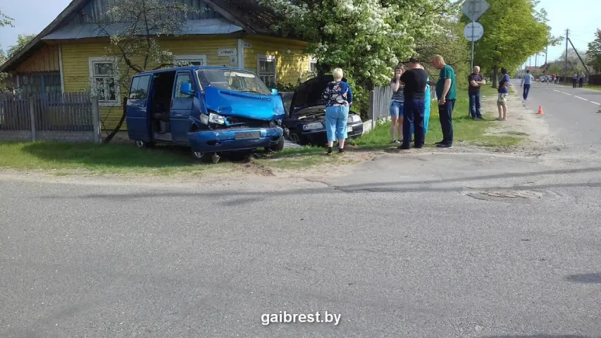 У аўтааварыі ў Драгічыне пацярпелі 5 чалавек, сярод іх трое дзяцей