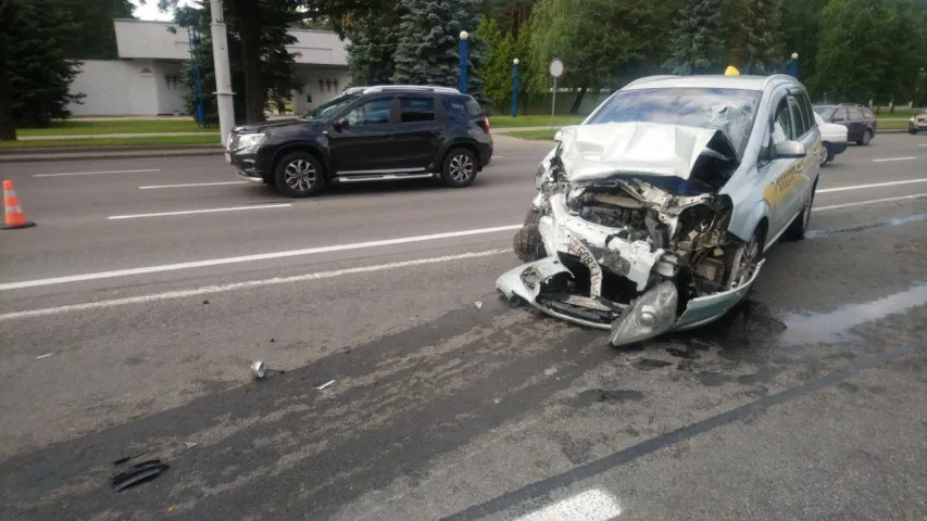 Пасля ДТЗ каля Усходніх могілак у Мінску траіх чалавек завезлі ў бальніцу