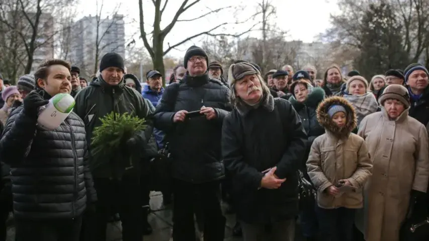 У Мінску адкрылі мемарыяльную дошку Рыгору Барадуліну