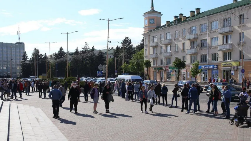 У Баранавічах чарга за Ціханоўскую расцягнулася на дзясяткі метраў