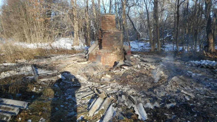 У Бялыніцкім раёне мужчына самавольна заняў пусты дом і загінуў на пажары