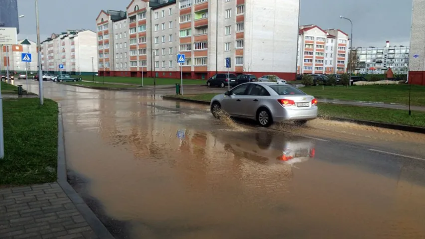 Фотафакт: у Навагрудку за гадзіну выпала амаль дэкадная норма ападкаў