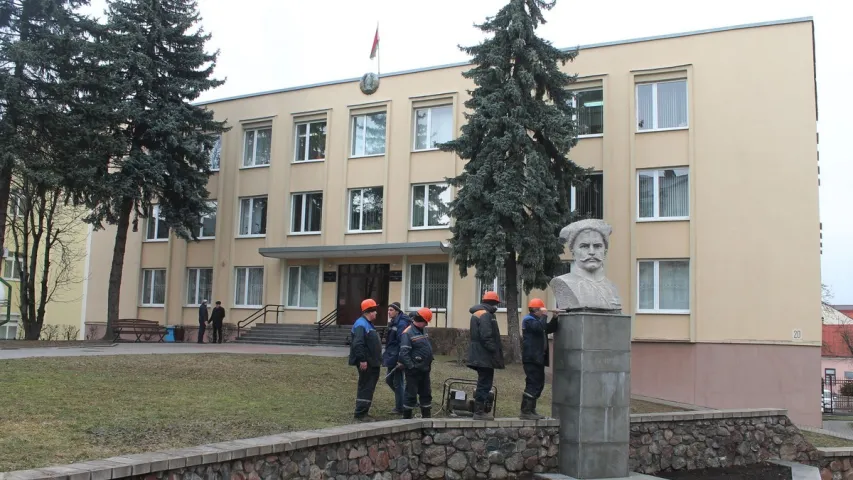 У Гродне дэмантавалі помнік Чапаеву (фота)