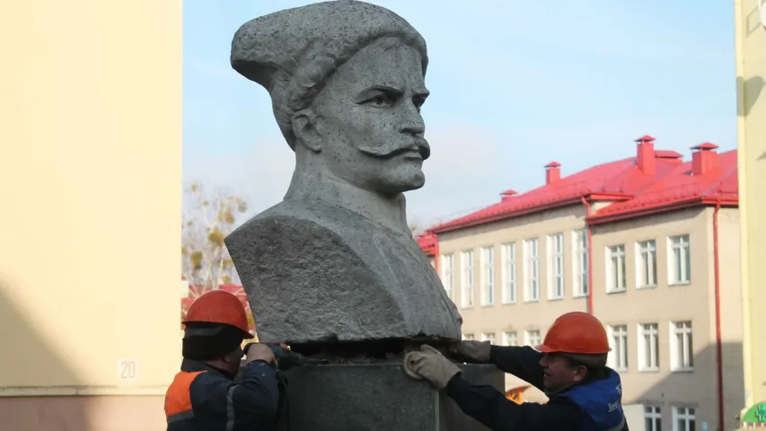 У Гродне дэмантавалі помнік Чапаеву (фота)