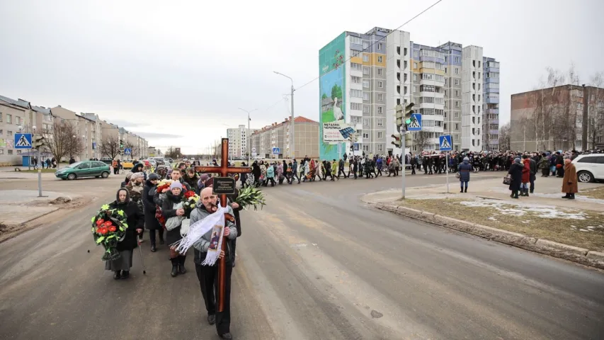 У Стоўбцах развіталіся з ахвярамі нападу ў школе