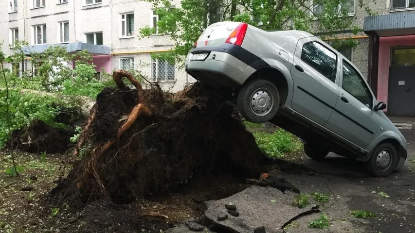 Ураган у Маскве, загінулі 11 чалавек. Фота, відэа