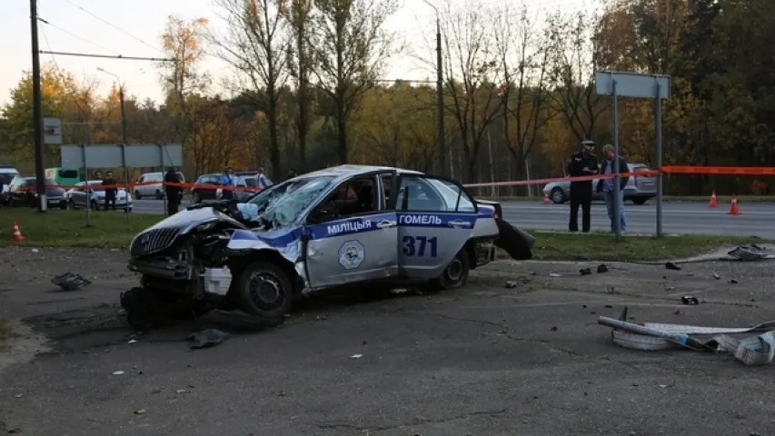 У Гомелі аўтамабіль ДАІ трапіў у ДТЗ, шпіталізаваныя два інспектары