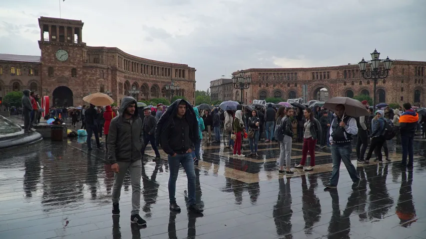 Протесты в Ереване: лицо изменений (ФОТОРЕПОРТАЖ)