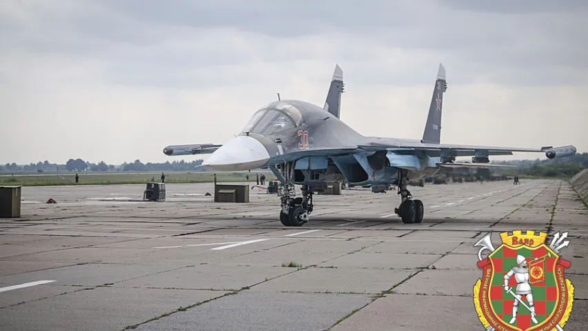 У Беларусь для ўдзелу у вучэннях прыбыла расійская авіяцыя (фота)