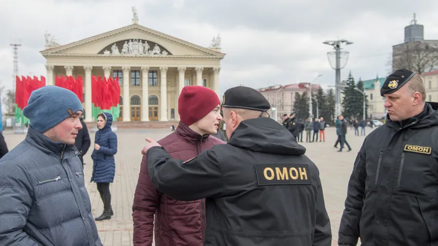 Акцыя на Кастрычніцкай у фотаздымках