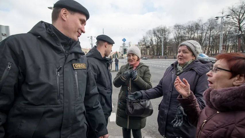 Акцыя на Кастрычніцкай у фотаздымках