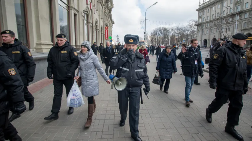 Акцыя на Кастрычніцкай у фотаздымках