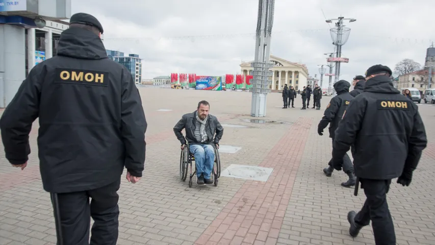 Акцыя на Кастрычніцкай у фотаздымках