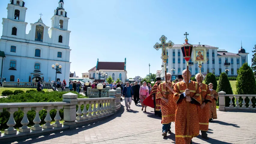 "Каб гэтага не паўтарылася": хрэсны ход у Мінску ў памяць пра трагедыю на Нямізе