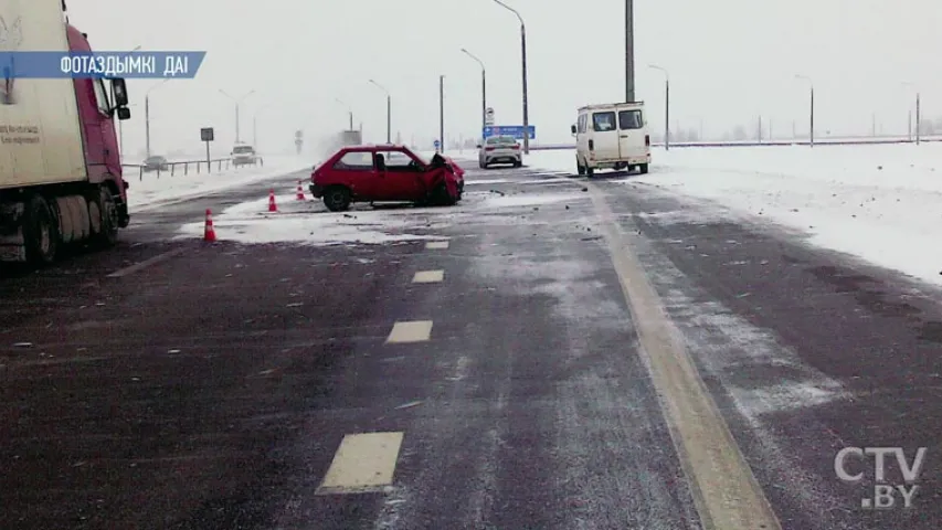 Па дарозе ў аэрапорт "Мінск" адбылася лабавая аварыя