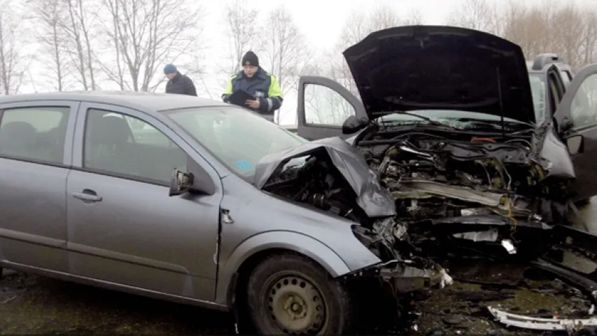 Страшная аўтааварыя пад Мінскам: адзін з кіроўцаў трапіў у рэанімацыю