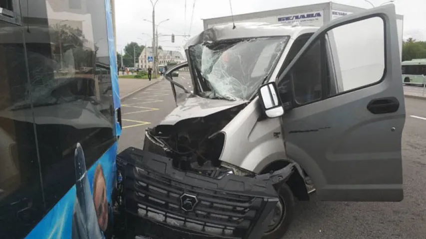 Пры аварыі з удзелам тралейбуса ў Мінску пацярпела 12-гадовая дзяўчынка