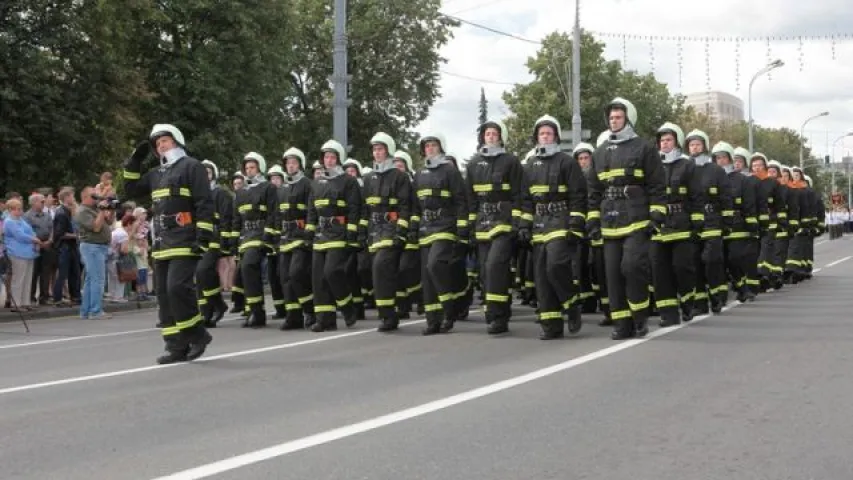 У Мінску адбыўся парад пажарнай тэхнікі (фота, відэа)