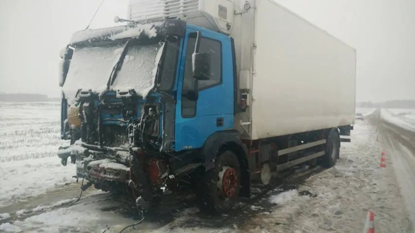 У аўтааварыі ў Пастаўскім раёне загінула сям'я з трох чалавек