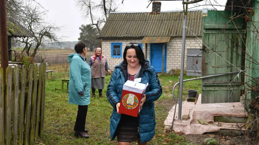 Як галасавалі на Палессі: са скрыняй па вёсках. Фотарэпартаж