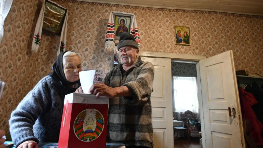 Як галасавалі на Палессі: са скрыняй па вёсках. Фотарэпартаж