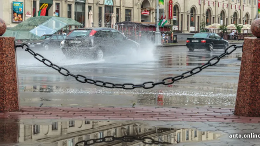 Фотафакт: навальніцы, залевы, град у Мінску