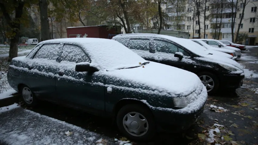 У Гомелі паваліў моцны снег (фота, відэа)