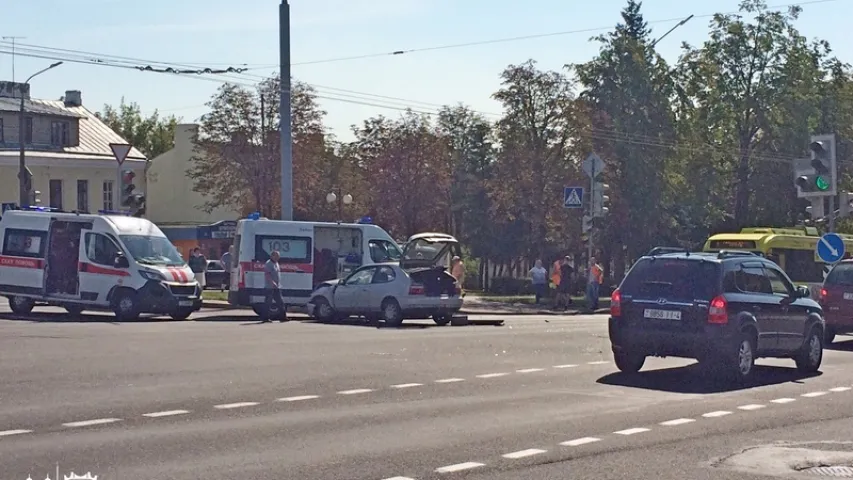 У Гродне падчас ДТЗ з акна машыны выкінула 9-гадовага хлопчыка