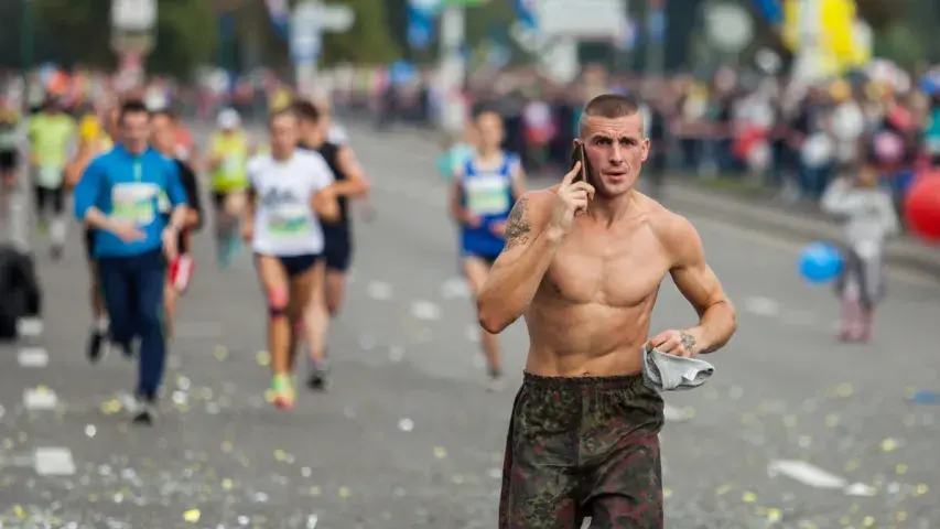 Мінскі паўмарафон: вядомыя спартсмены, касплэй і бегуны-вазочнікі