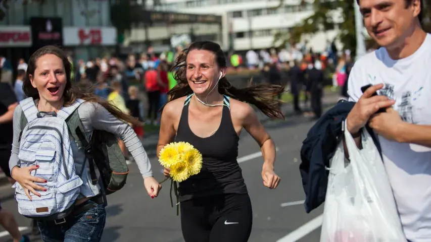 Мінскі паўмарафон: вядомыя спартсмены, касплэй і бегуны-вазочнікі