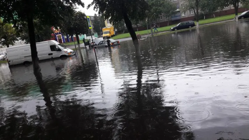 У Гомелі патоп і дождж працягваецца (фотафакт)