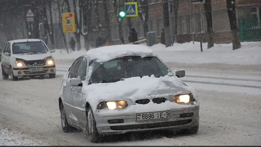 У Гомелі прайшоў надзвычай моцны снег (фота)