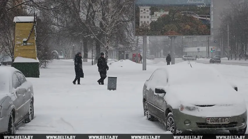 У Гомелі прайшоў надзвычай моцны снег (фота)