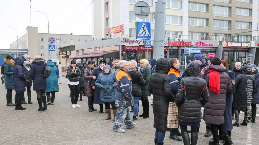 Сапёры правяралі касы "Белавія" не толькі ў Мінску, але і ў Гомелі (фота)