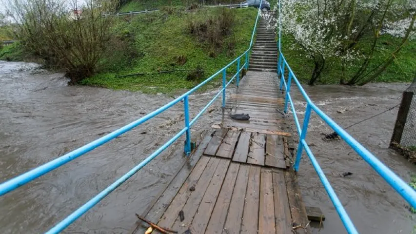 Першы вясновы дождж ператварыў гродзенскія вуліцы ў рэкі (фота)