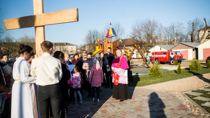 У Мінску 14 вернікаў пранеслі на сабе крыж (фота)