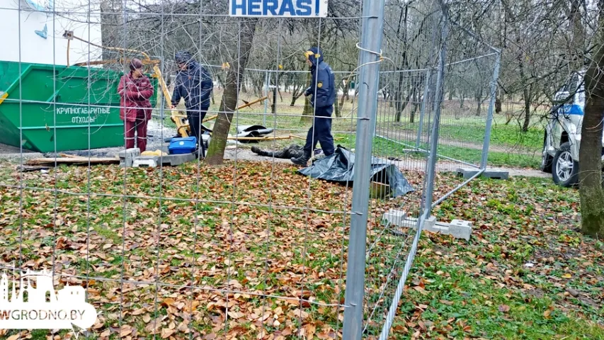 З даху пяціпавярховіка ў Гродне звалілася люлька з будаўніком