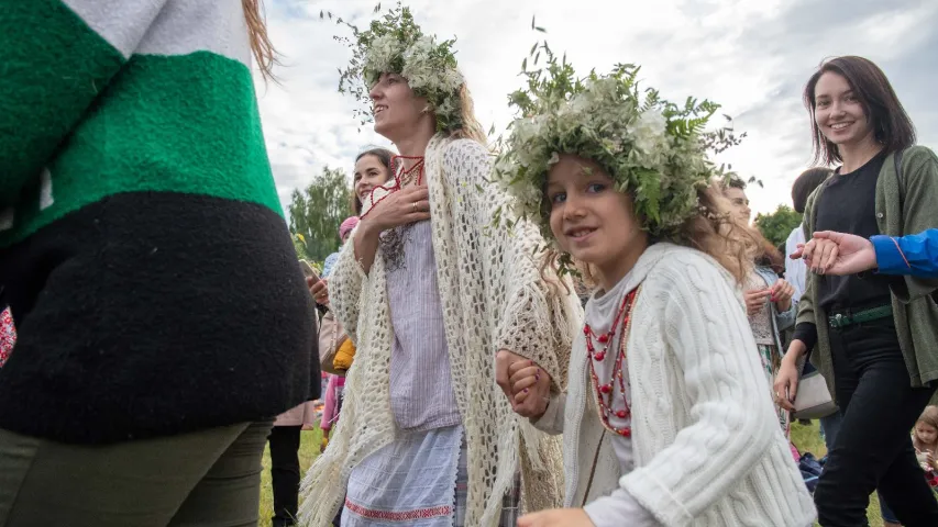 Вянкі, карагоды, фаершоў: як у Мінску другі раз за год адсвяткавалі Купалле