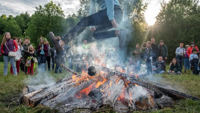 Вянкі, карагоды, фаершоў: як у Мінску другі раз за год адсвяткавалі Купалле